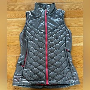 NWOT North Face Puffer Vest